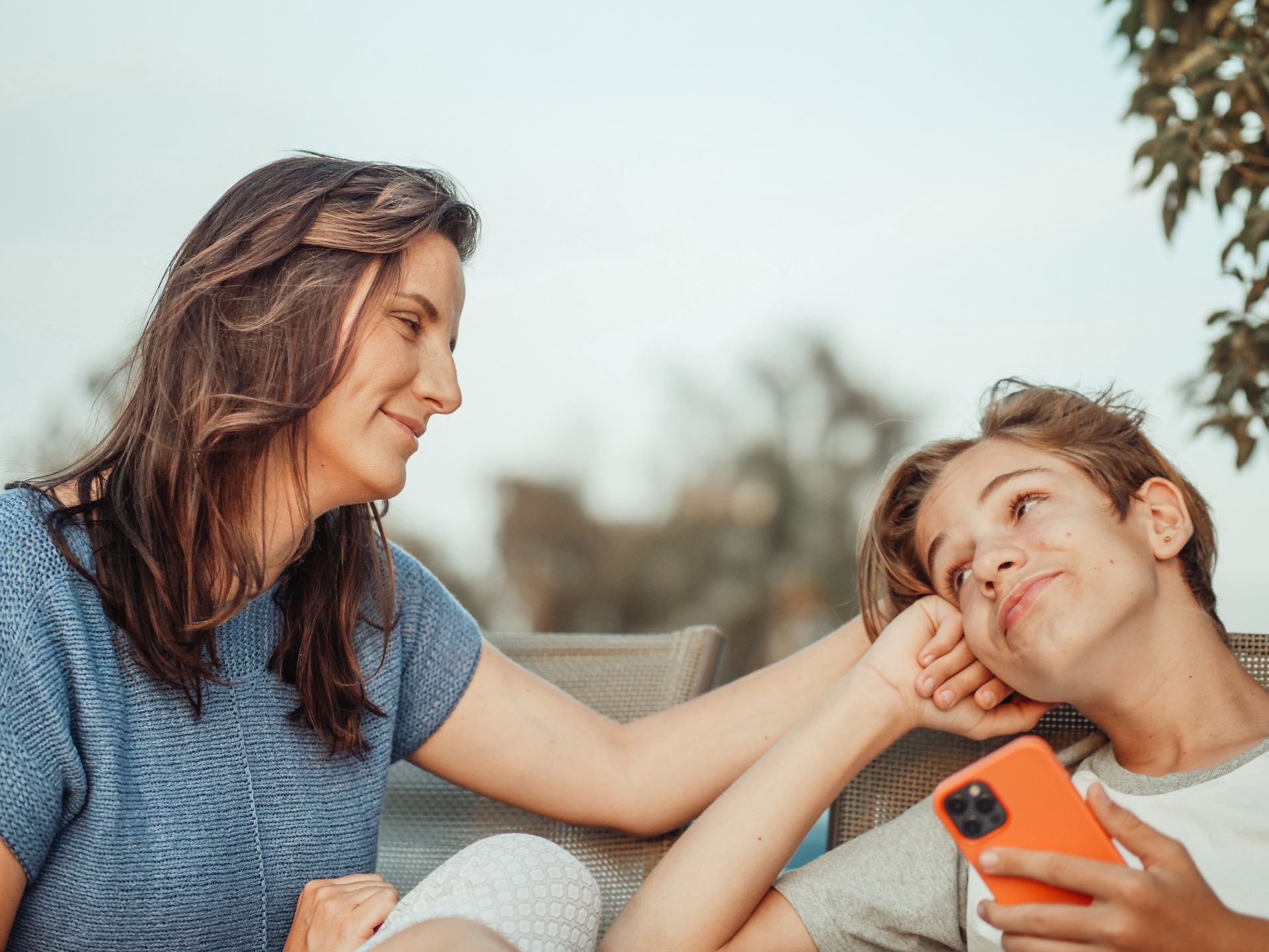 Social Media and Teen Mental Health: 10 Things Parents Should Know